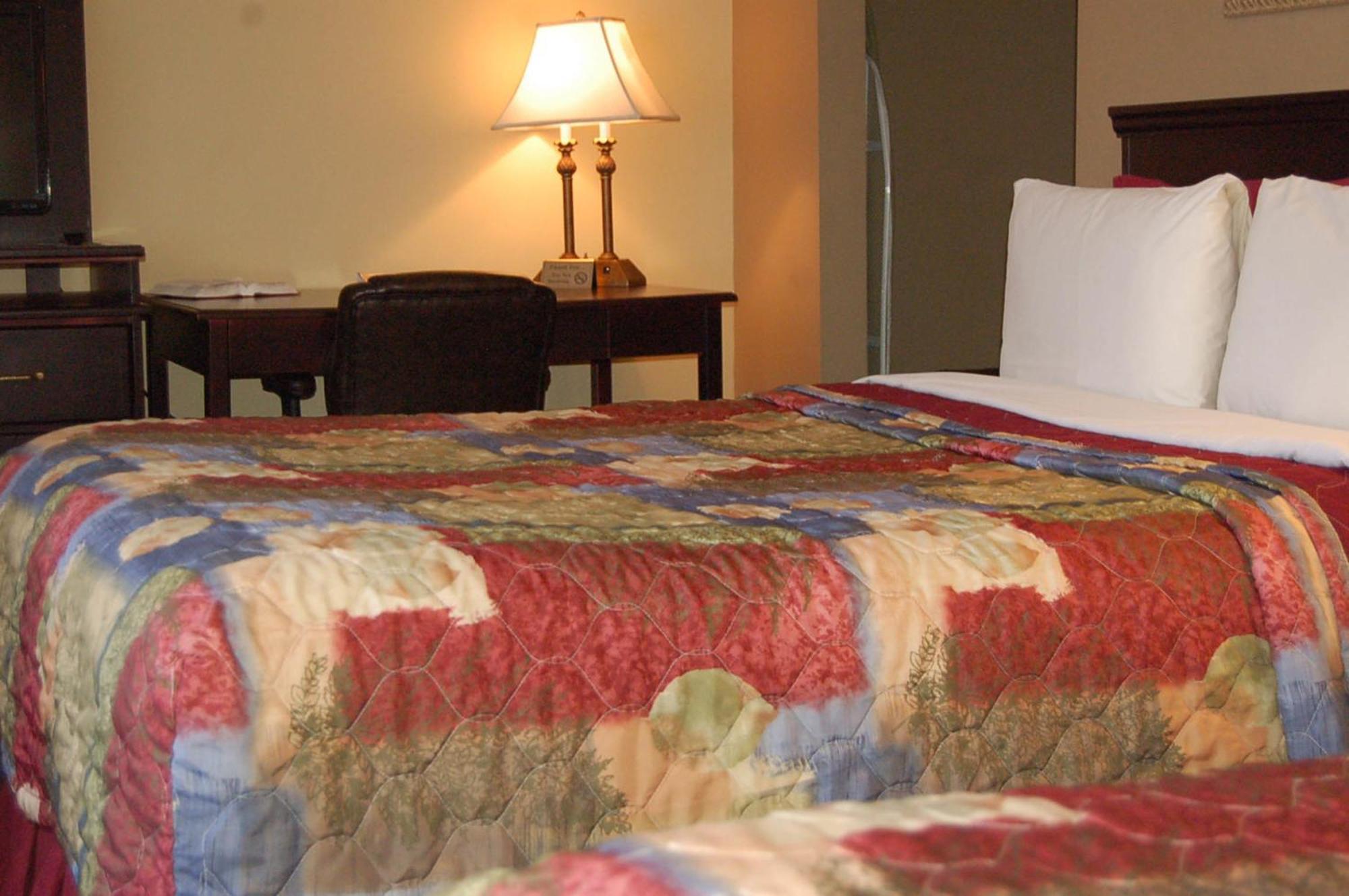 Golden Manor Inn & Suites Muldraugh Room photo