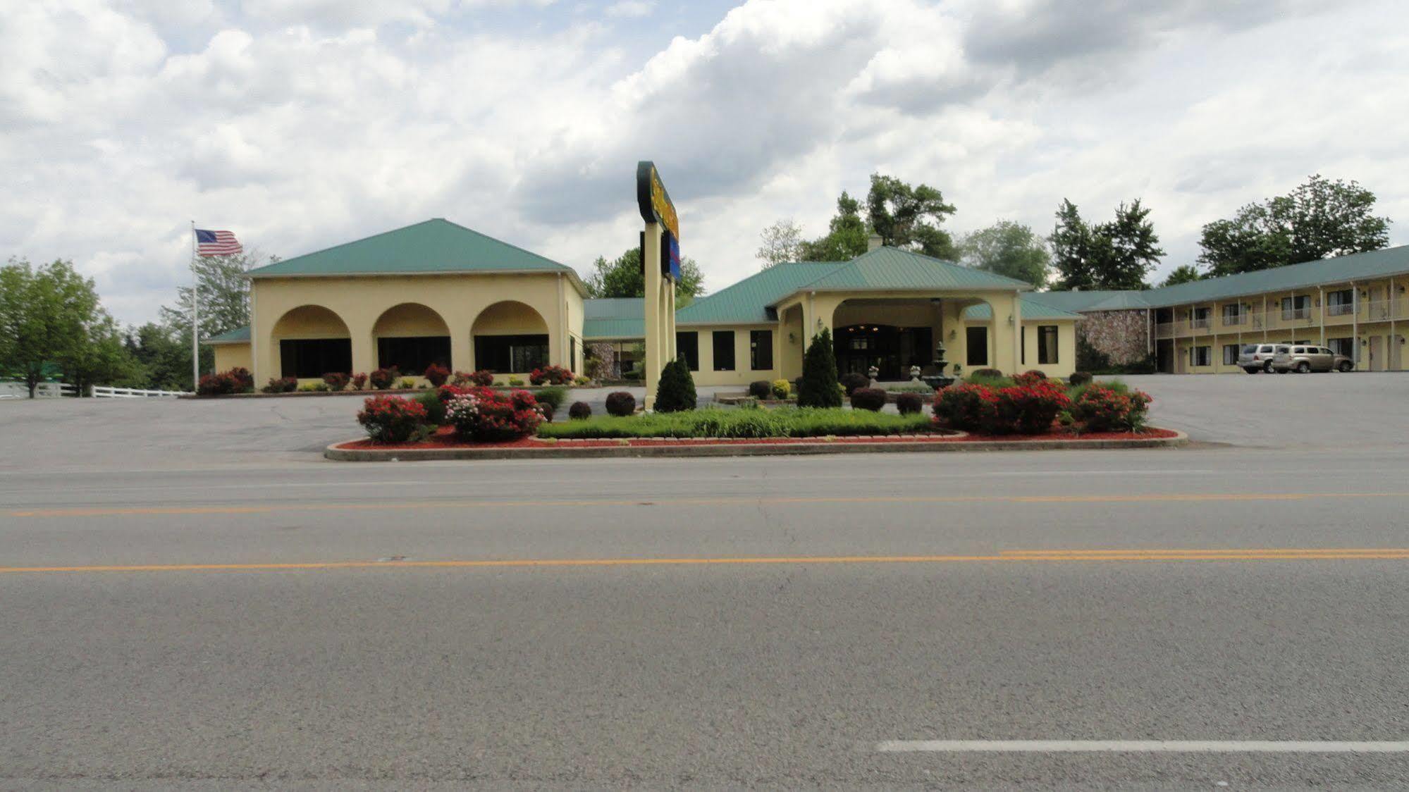 Golden Manor Inn & Suites Muldraugh Exterior photo